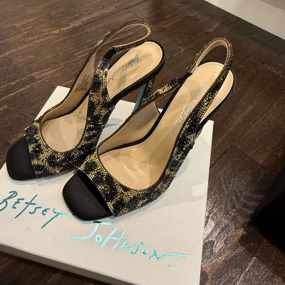 Betsey Johnson Leopard Rhinestone sling back heels
